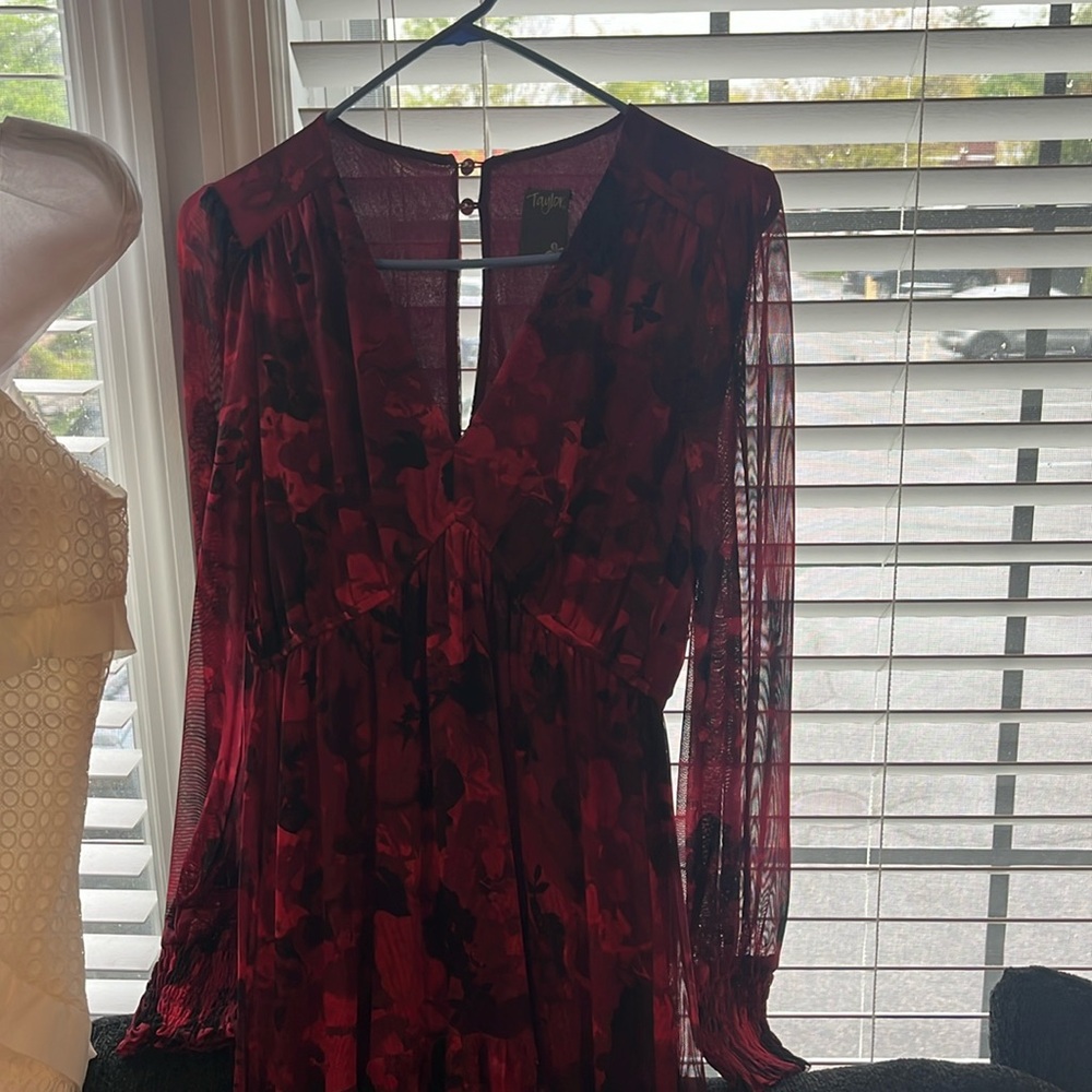 Dress - Picture 6 of 8